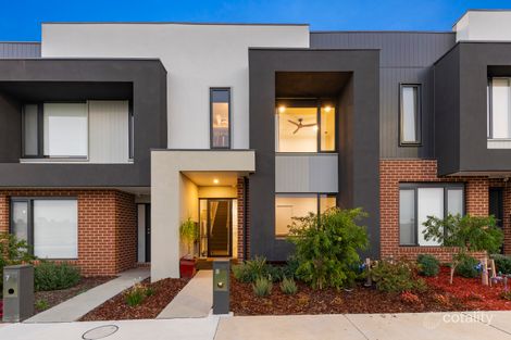 9 Fairground Prom, Berwick, VIC 3806