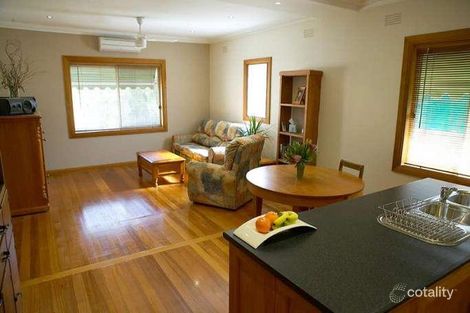Property photo of 19 Maple Crescent Bell Park VIC 3215