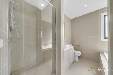 Property photo of 3 Prune Walk Manor Lakes VIC 3024