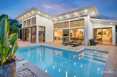 2217 Arnold Palmer Dr, Hope Island, QLD 4212