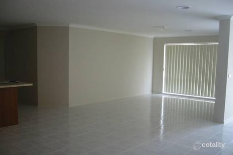 Property photo of 10 Tenterfield Drive Narre Warren South VIC 3805
