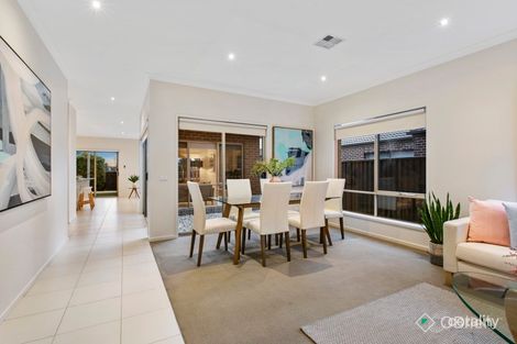 Property photo of 15 Page Close Pakenham VIC 3810