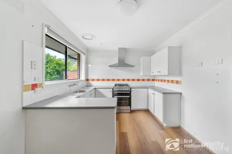 Property photo of 2/28 Latrobe Street Cranbourne VIC 3977