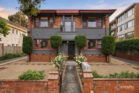 2/2 Irving Ave, Prahran, VIC 3181