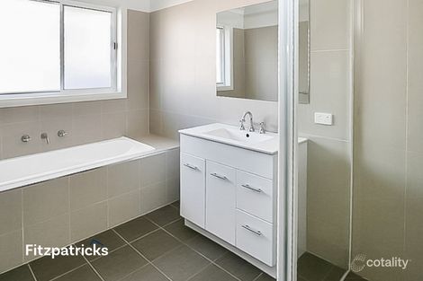 Property photo of 2/1 Spencer Place Tatton NSW 2650