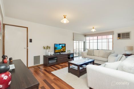 Property photo of 1 Swiss Court Endeavour Hills VIC 3802