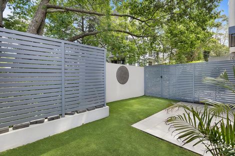2/18 Shinfield Ave, St Ives, NSW 2075