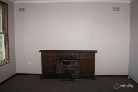 Property photo of 19 Burrawong Crescent Elderslie NSW 2570