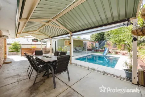 Property photo of 10 Bradford Place Marangaroo WA 6064