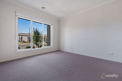 Property photo of 100 Bluebell Drive Craigieburn VIC 3064