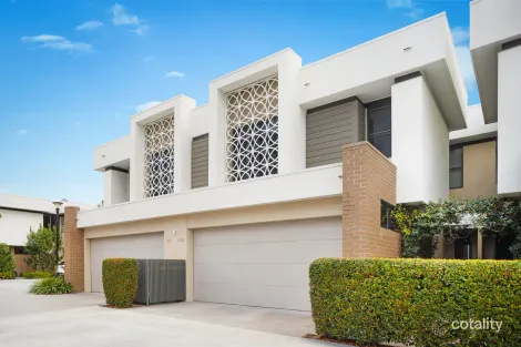 22/37 Sickle Ave, Hope Island, QLD 4212