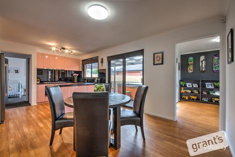 Property photo of 2 Bowen Court Berwick VIC 3806