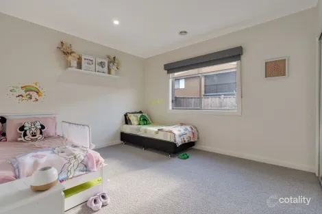 Property photo of 24 Rowena Way Mickleham VIC 3064