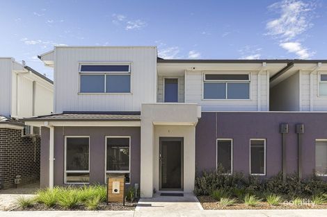 Property photo of 5 Kangaroo Paw Court Taylors Lakes VIC 3038