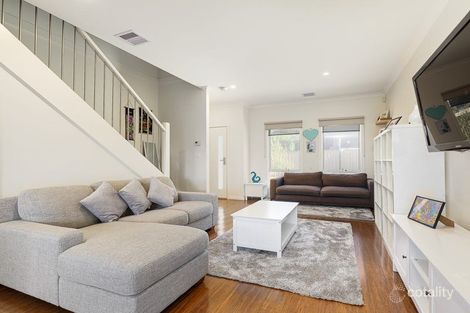 Property photo of 5 Kangaroo Paw Court Taylors Lakes VIC 3038