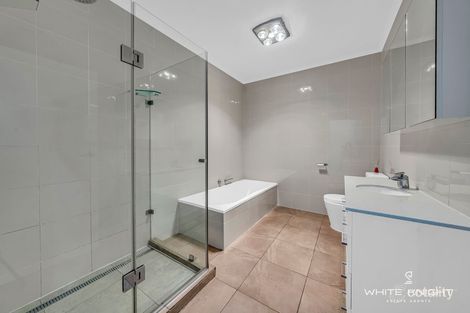 Property photo of 21 Welwyn Parade Deer Park VIC 3023