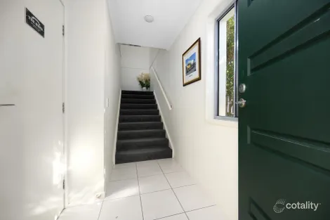 Property photo of 2/8 Bushland Place Maudsland QLD 4210