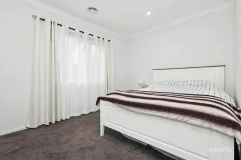 Property photo of 1 Quartz Place Golden Square VIC 3555