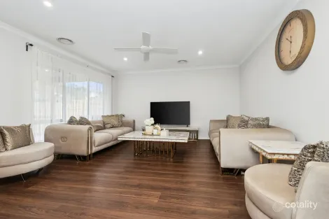 Property photo of 1 Quartz Place Golden Square VIC 3555