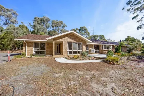 104 Shire Ave, Mount Helen, VIC 3350