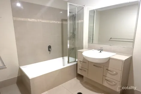 8/105 Mein St, Scarborough, QLD 4020