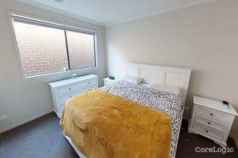 Property photo of 16 Nest Circuit Cranbourne East VIC 3977