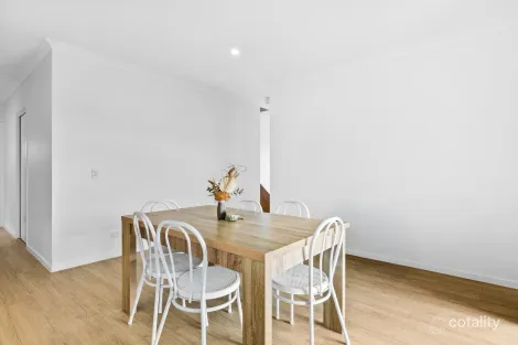 Property photo of 2/28 Sally Crescent Nirimba QLD 4551