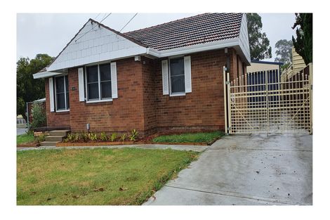 Property photo of 15 Insignia Street Sadleir NSW 2168
