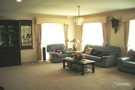 Property photo of 3 Windsor Place Carindale QLD 4152