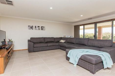Property photo of 16 Tahara Crescent Estella NSW 2650