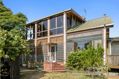 2/24 Rockbeare Gr, Ivanhoe, VIC 3079