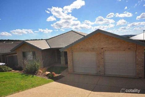 Property photo of 28 Kaloona Drive Bourkelands NSW 2650