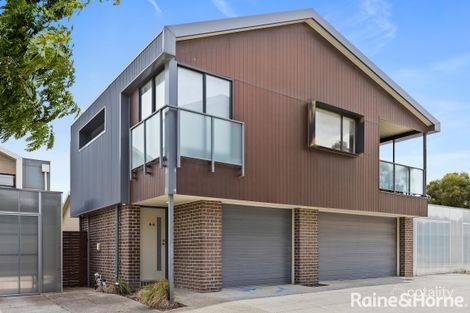 Property photo of 4/5 Water Fern Grove Greenvale VIC 3059