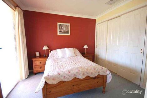 Property photo of 17 Wonkana Road Glenfield Park NSW 2650