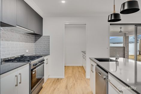 27 Mcaulay Ave, Highfields, QLD 4352