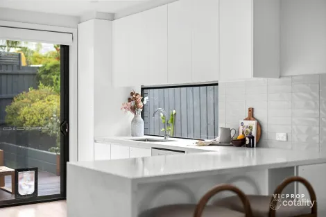 Property photo of 4 Sharon Street Doncaster VIC 3108