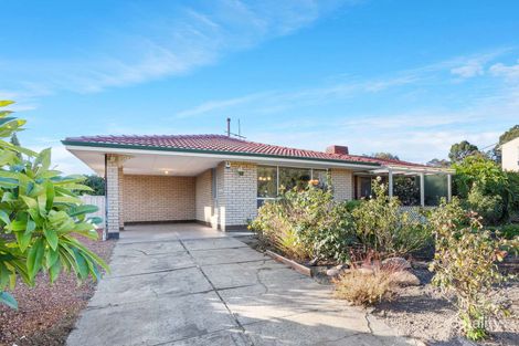 Property photo of 6 Glyde Road Lesmurdie WA 6076