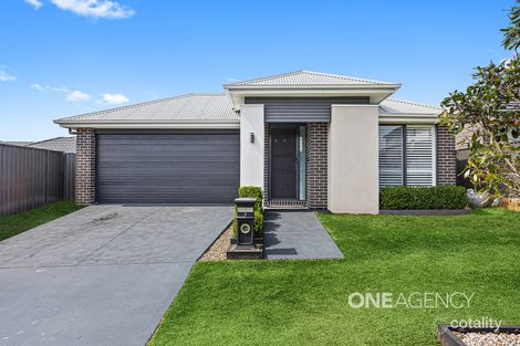 3 Dymock Dr, Calderwood, NSW 2527