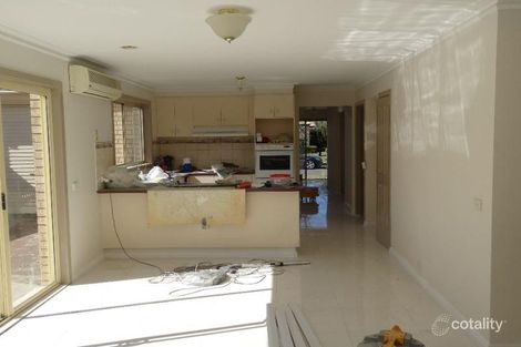 Property photo of 31 Shortridge Circuit Roxburgh Park VIC 3064
