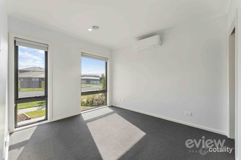 Property photo of 53 Stanmore Crescent Wyndham Vale VIC 3024