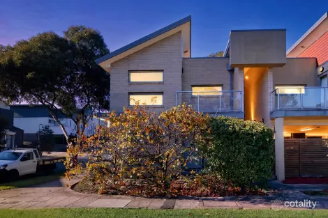 8 Hinterland Cl, Lynbrook, VIC 3975