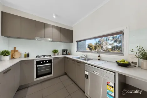 Property photo of 8 Hinterland Close Lynbrook VIC 3975