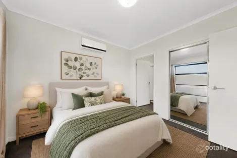 Property photo of 8 Hinterland Close Lynbrook VIC 3975