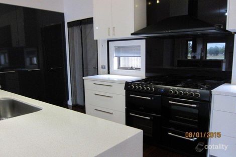 Property photo of 4 Quarterdeck Road Sandhurst VIC 3977