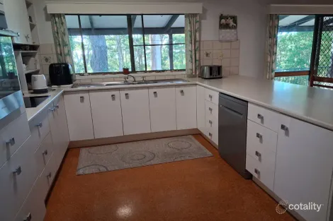 Property photo of 6 Woodchester Close Rosemount QLD 4560