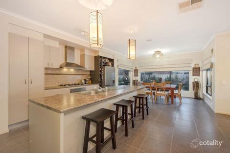 Property photo of 2 Durrol Way Caroline Springs VIC 3023