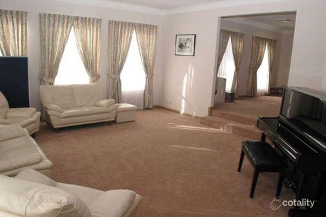 Property photo of 1 Erinleigh Court Kellyville NSW 2155