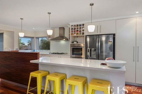 15 Bay Ct, Blackmans Bay, TAS 7052