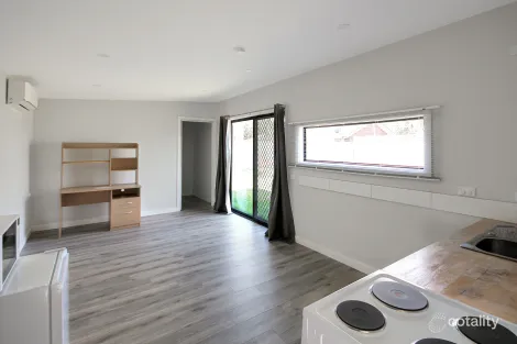 Property photo of 10 Monds Avenue Benalla VIC 3672