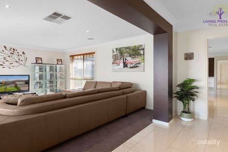 Property photo of 15 Astley Crescent Point Cook VIC 3030